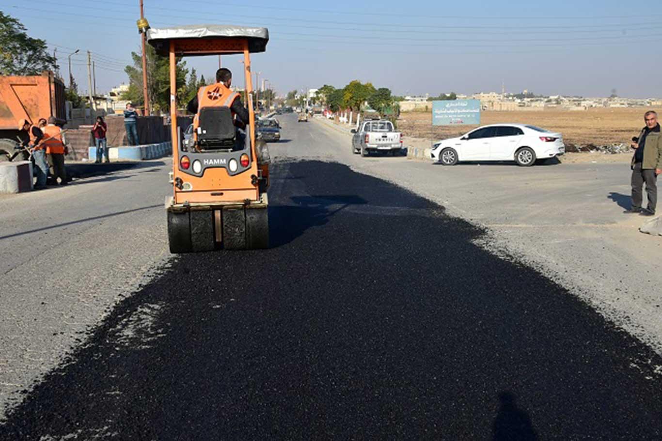 Tel Abyad'da yollar onarılıyor